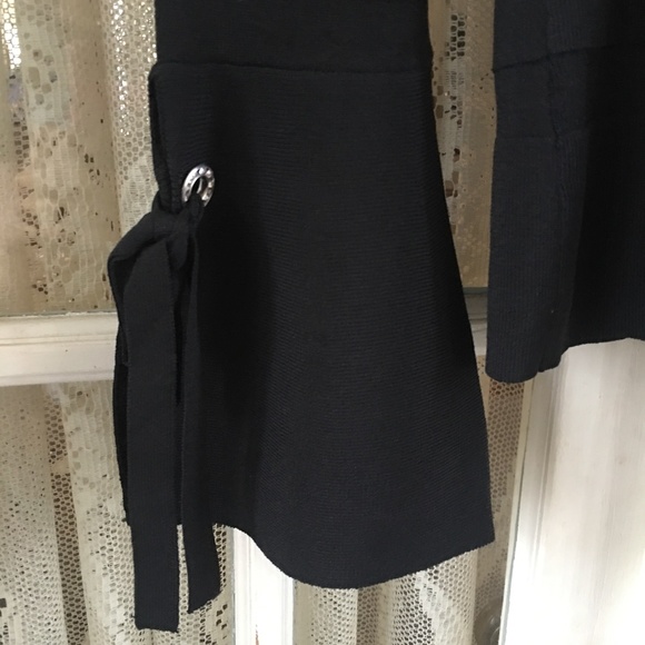 I.N.C.International Concepts Bell Sleeve Top – Size Medium - Picture 3 of 6